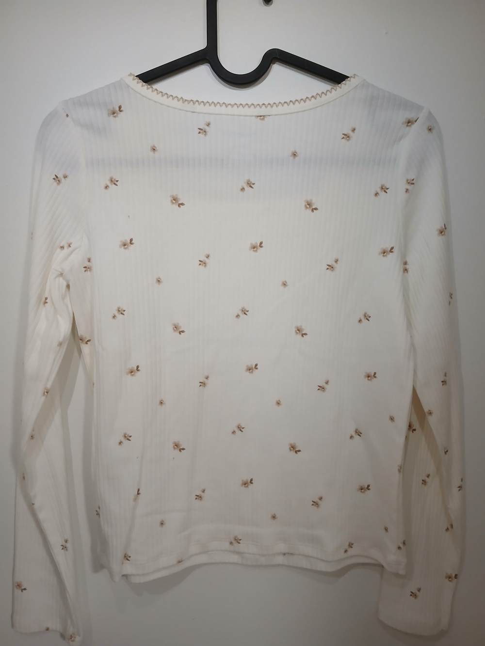 OshKosh B'gosh Cream Long-Sleeve Ribbed Top with Tiny Beige Floral Motif